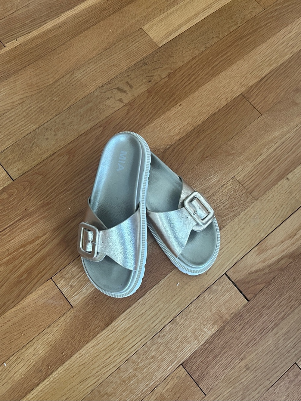 Mia Gold Slides